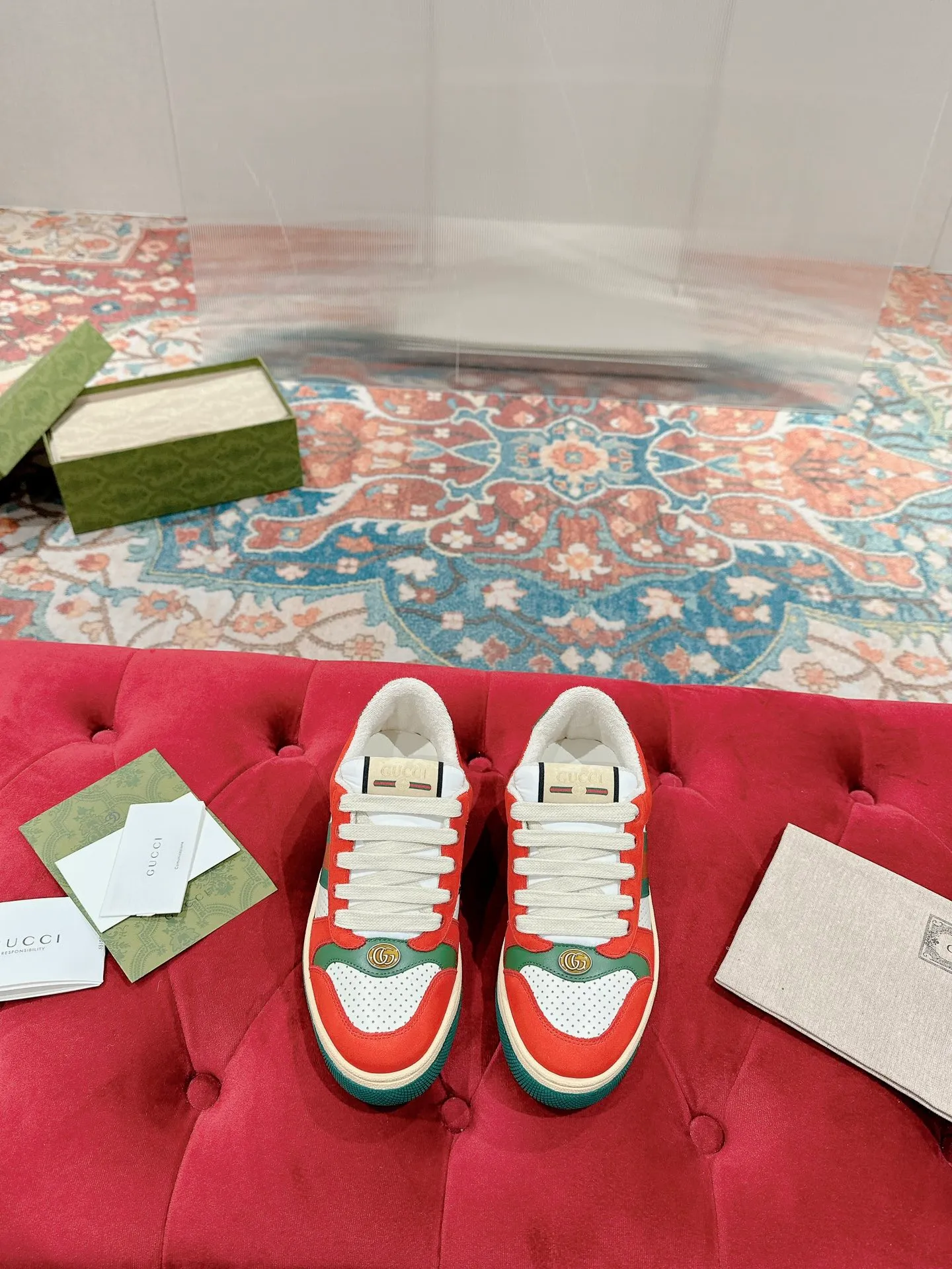 👟👟Ex-factory price 560👟👟 Men ➕10 Gucci————Purchase version GG series distressed dirty shoes-hot style is coming! 9 times out of 10 sales, you will definitely get the money. Ready stock! Spot goods! Spot goods! New colors added - the ultimate version on the market! Purchase the original version and develop it... fabric, material, outsole, and details can be compared at will! Open-mold Swarovski one-to-one replica rhinestone chain...Metal cherry pendant...Metal double G crystal cylindrical mark...Gucci original customized narrow webbing...Super flash series - flash diamond chain. The cherry decoration is detachable and can be changed into two to match with each other to show your personality. Exclusive color-brushed cowhide fabric. Hand-made distressed is very textured and has a sense of luxury! The details of the workmanship can be seen in the drawings, and no line is missed. The original terry cloth is delicate, soft and more comfortable and breathable. The privately stamped two-color original TPU outsole (lower layer is wider and the upper layer is narrower). Matching packaging⭐️ Size: Female 35-40 Male 39-44 (Female 41 Male 45 customized)